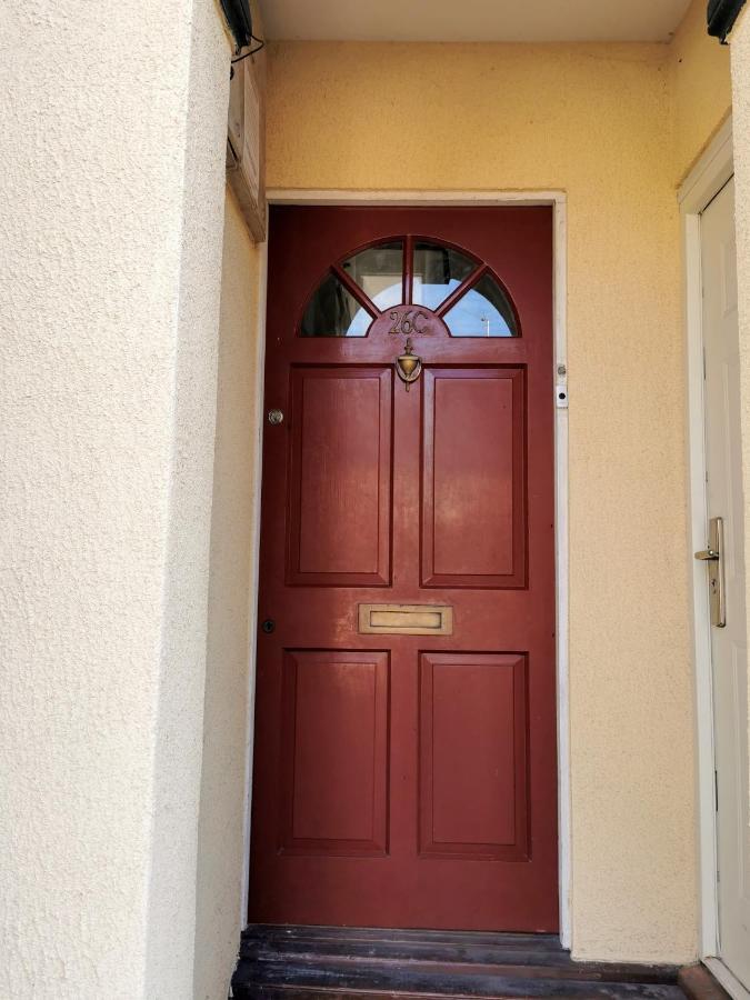 2 Bed Apt W/ Private Parking Close To Town Centre ハンティンドン エクステリア 写真